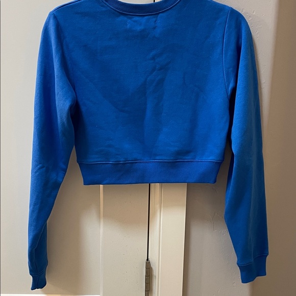 Urban Outfitters Blue Peace Sign Crop Top - Picture 2 of 4